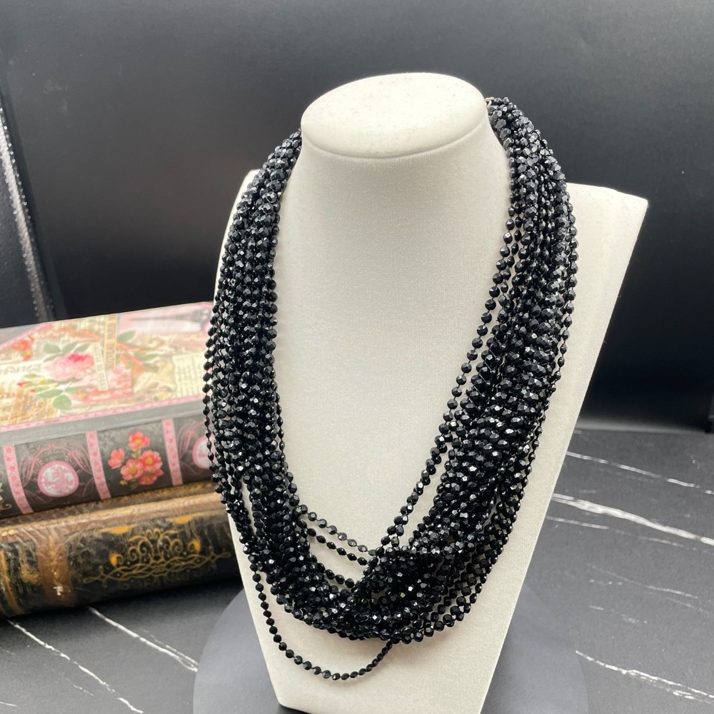 Vintage Black Fashion Faceted Spinel Multi-Layered Beaded Flower Clasp Necklace